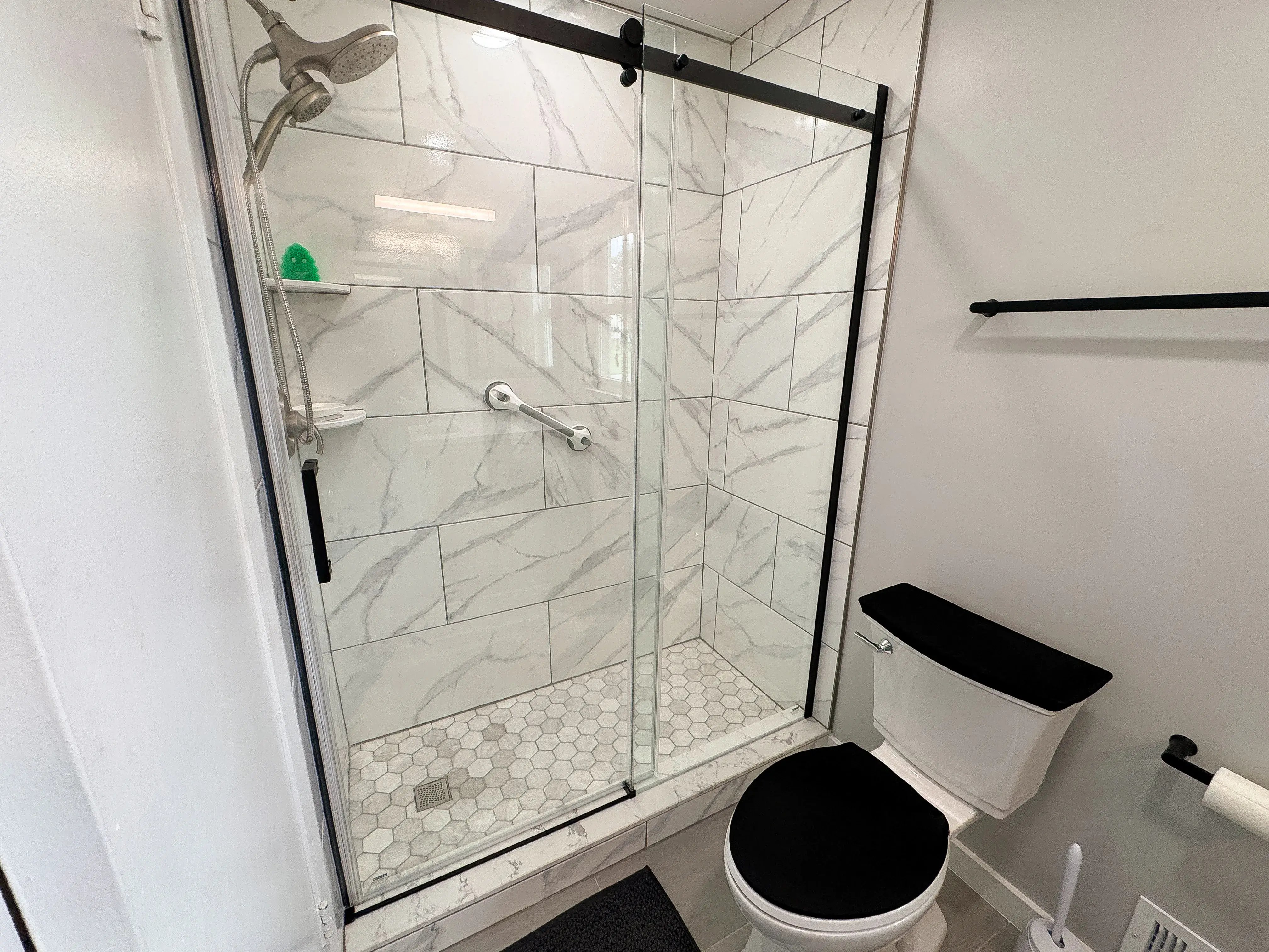 3306 Courtleight_second bathroom-08_8_11zon