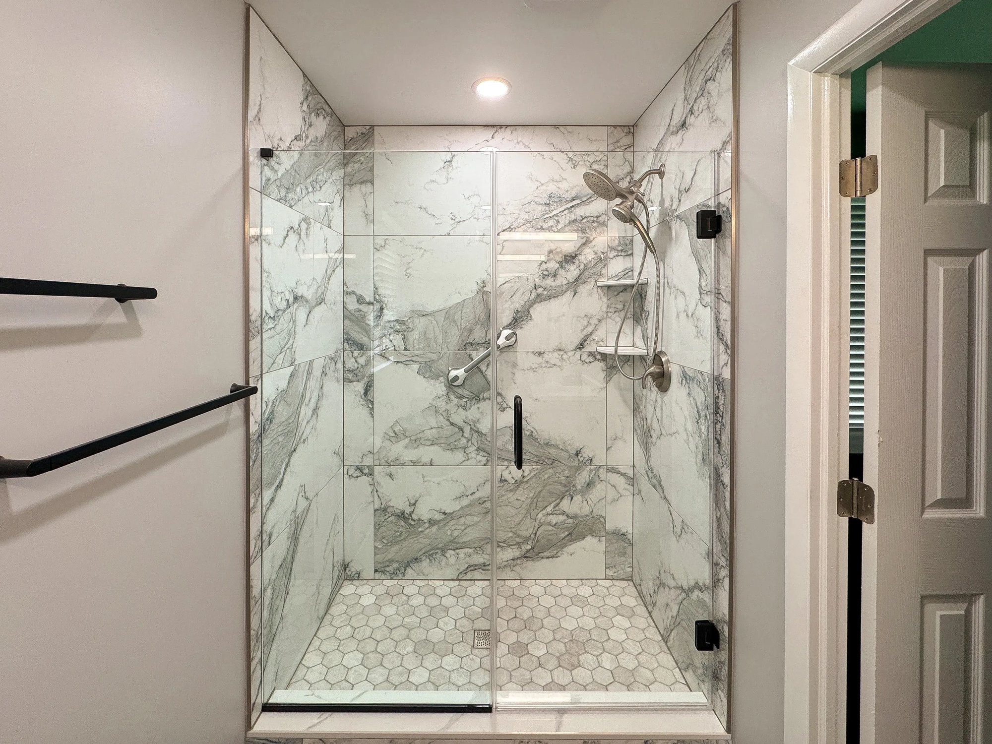 3306 Courtleight_master bathroom-04_5_11zon