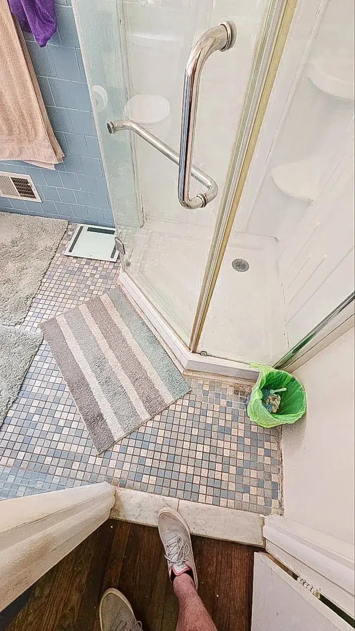 3306 Courtleight_master bathroom-15_16_11zon