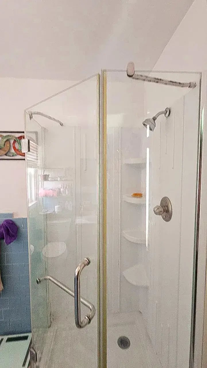 3306 Courtleight_master bathroom-16_17_11zon