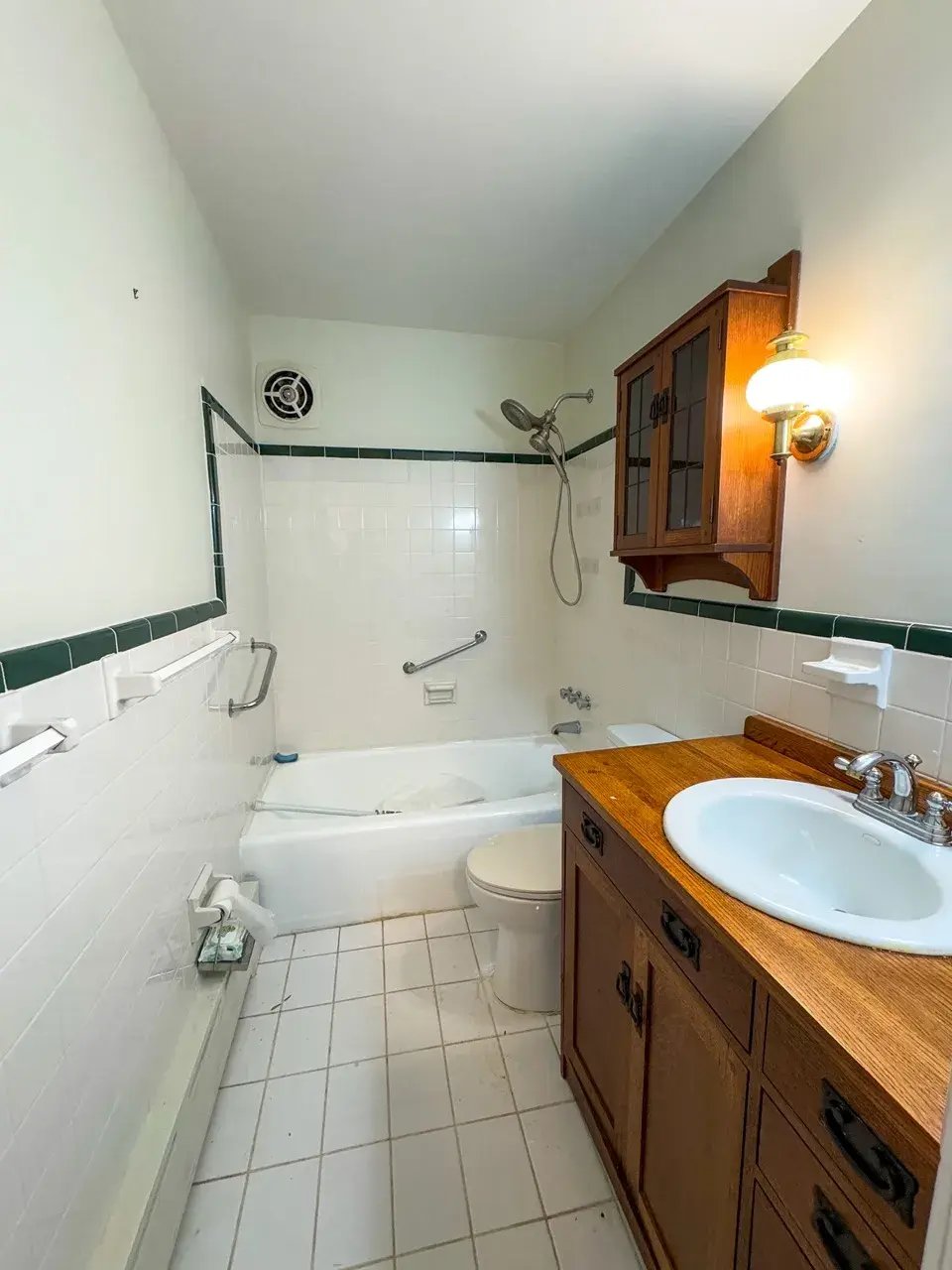 1117 Notley Rd_Bathroom (13)_13_11zon