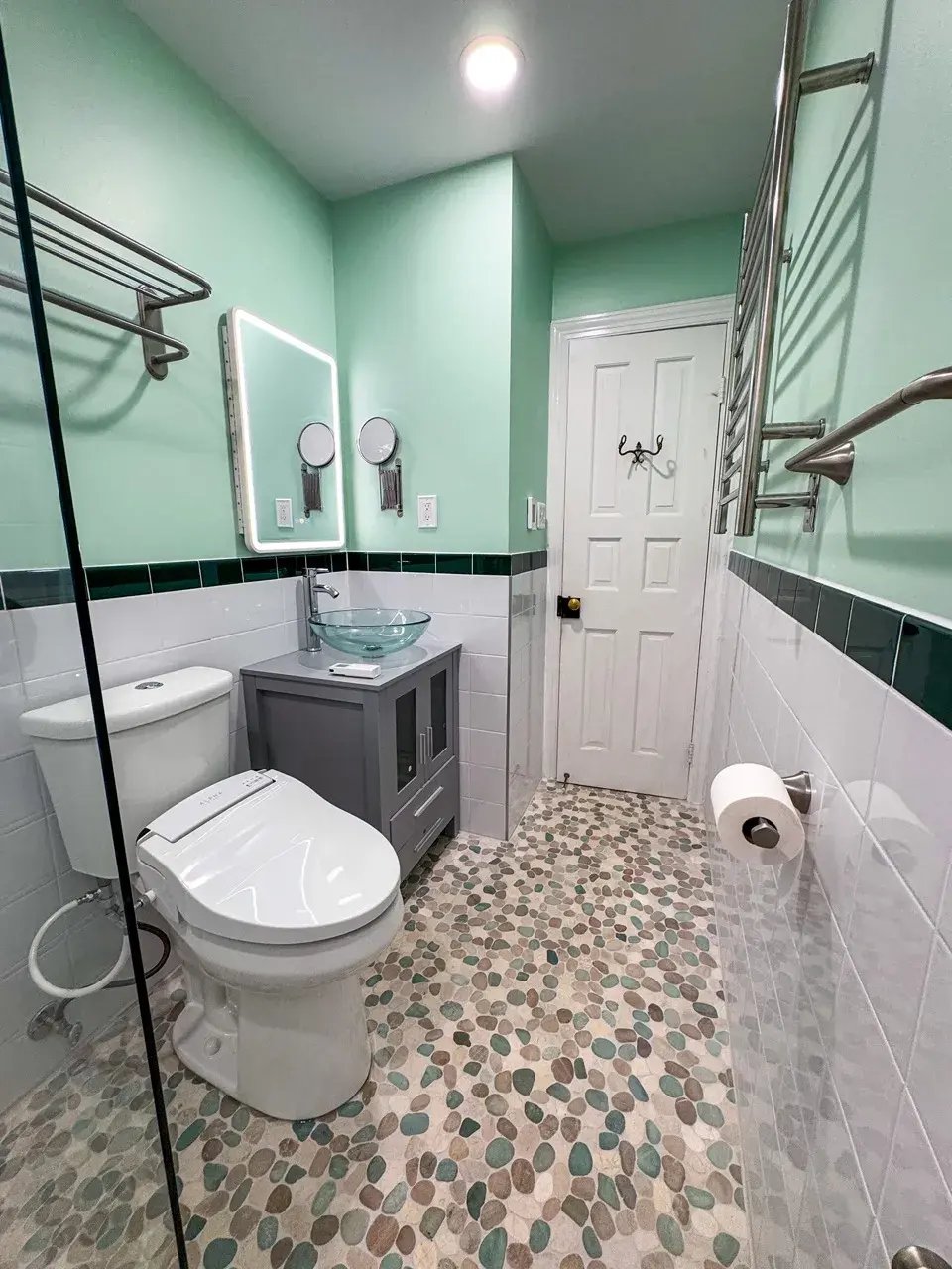 1117 Notley Rd_Bathroom (16)_16_11zon